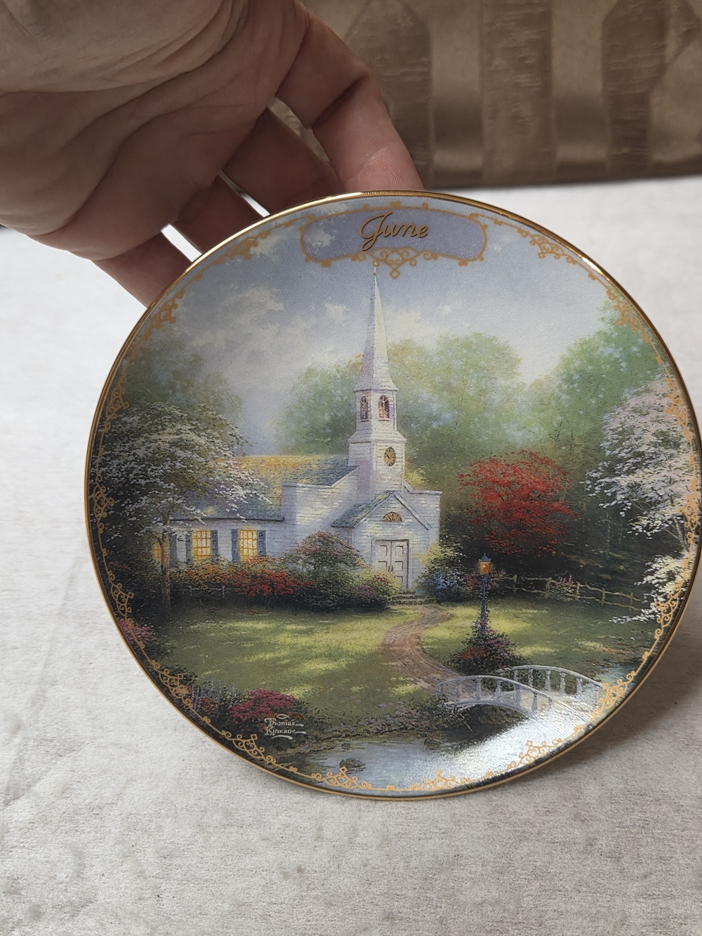 Thomas Kinkade Decorative June Plate - White, Green, Red, Gold